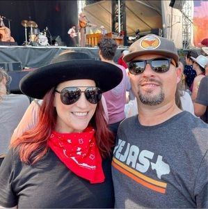 Meet your Posher, Carrie